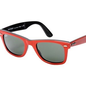 Red Ray Ban wayfarers